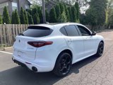 Used 2022 Alfa Romeo Stelvio Veloce image 5