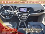 Certified 2022 Chrysler Pacifica Touring-L image 4