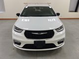 New 2025 Chrysler Pacifica Select image 3