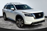 New 2025 Nissan Pathfinder Platinum image 2