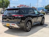 New 2025 Nissan Pathfinder Platinum image 3