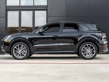 Certified 2025 Porsche Cayenne image 2