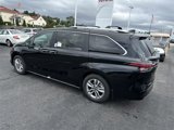 New 2025 Toyota Sienna Limited image 3