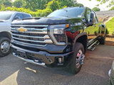 Used 2024 Chevrolet Silverado 3500 High Country w/ Technology Package image 3