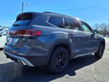 New 2025 Volkswagen Atlas Peak Edition SE image 4