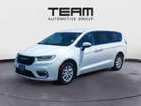 Used 2023 Chrysler Pacifica Touring-L image 3