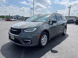 Used 2022 Chrysler Pacifica Touring-L image 3