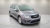 Used 2023 Chrysler Pacifica Limited image 2