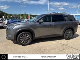New 2025 Nissan Pathfinder SL image 2