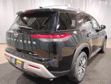 New 2025 Nissan Pathfinder SL image 3