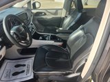 Used 2023 Chrysler Pacifica Limited image 5