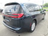 New 2025 Chrysler Pacifica Select image 5