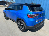 Used 2022 Jeep Compass Limited image 3
