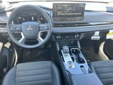 New 2025 Mitsubishi Outlander SE image 6