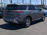 New 2025 Nissan Pathfinder SL image 2