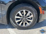 Used 2023 Chrysler Pacifica Touring-L image 3