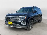 Used 2024 Volkswagen Atlas SE image 2