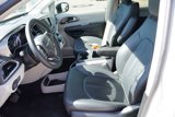 Used 2024 Chrysler Pacifica Select image 5