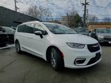 New 2025 Chrysler Pacifica Pinnacle image 3