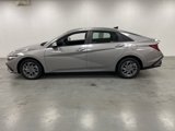 Used 2024 Hyundai Elantra SEL image 2