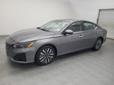 Used 2023 Nissan Altima 2.5 SV image 2