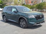 New 2025 Nissan Pathfinder Platinum w/ Black Appearance Package image 2