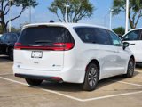 New 2025 Chrysler Pacifica Select image 4