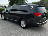 Used 2020 Chrysler Pacifica Touring-L image 6