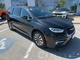 Used 2023 Chrysler Pacifica Touring-L image 6