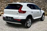 Used 2022 Volvo XC40 T5 Momentum image 2