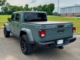 Used 2025 Jeep Gladiator Sport image 4