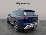 New 2025 Nissan Pathfinder Platinum image 3