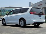 New 2025 Chrysler Pacifica Select image 2