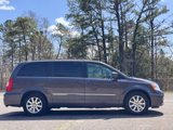 Used 2015 Chrysler Town & Country Touring image 6