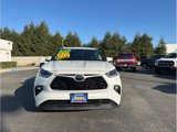 Used 2021 Toyota Highlander XLE image 3