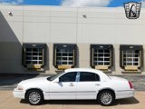 Used 2003 Lincoln Town Car Executive image 2