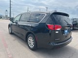 Used 2022 Chrysler Voyager LX image 5