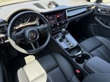 Used 2025 Porsche Macan image 4