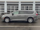 New 2025 Chrysler Pacifica Select image 2