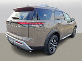 New 2025 Nissan Pathfinder Platinum image 4