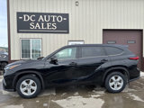 Used 2022 Toyota Highlander LE image 2