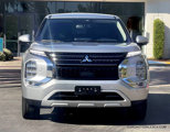 Used 2023 Mitsubishi Outlander SE image 2