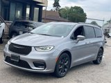 Used 2021 Chrysler Pacifica Touring w/ S Appearance Package image 2