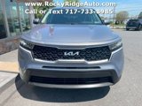 Used 2023 Kia Sorento LX image 2