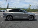 Used 2023 Bentley Bentayga Plug-In Hybrid image 4