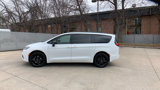 New 2025 Chrysler Pacifica Limited image 2