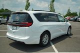 Used 2022 Chrysler Pacifica Touring-L image 5