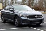 Used 2022 Volkswagen Jetta SE image 3