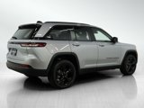 Used 2023 Jeep Grand Cherokee Altitude image 5