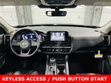 New 2025 Nissan Pathfinder Platinum image 4